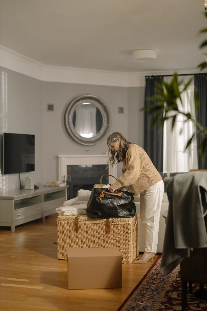 Wohnzimmer vorher und nachher als motivierender erster Ordnungs-Schritt